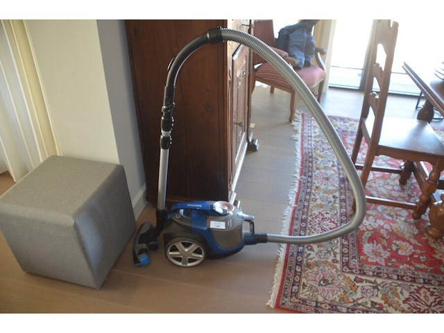 Cycloon stofzuiger philips, grijs stoffen poef - afbeelding 1 van  6