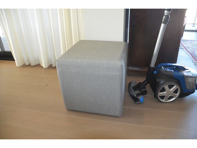 Cycloon stofzuiger philips, grijs stoffen poef - afbeelding 5 van  6
