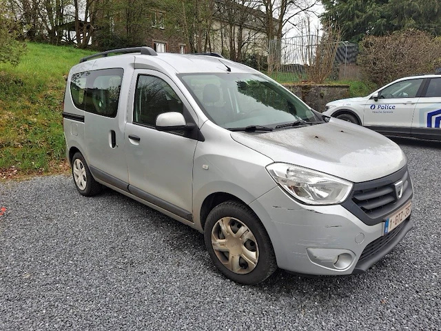 Dacia dokker - afbeelding 2 van  6