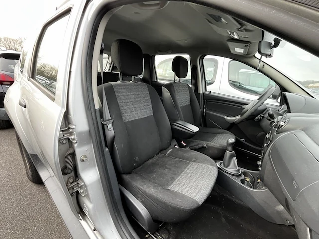 Dacia duster 1.6i 4x2 prestige 105, 2012 - afbeelding 9 van  28