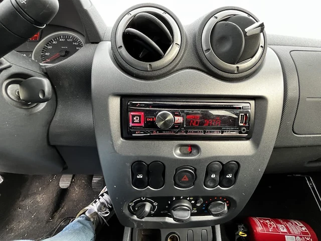 Dacia duster 1.6i 4x2 prestige 105, 2012 - afbeelding 27 van  28