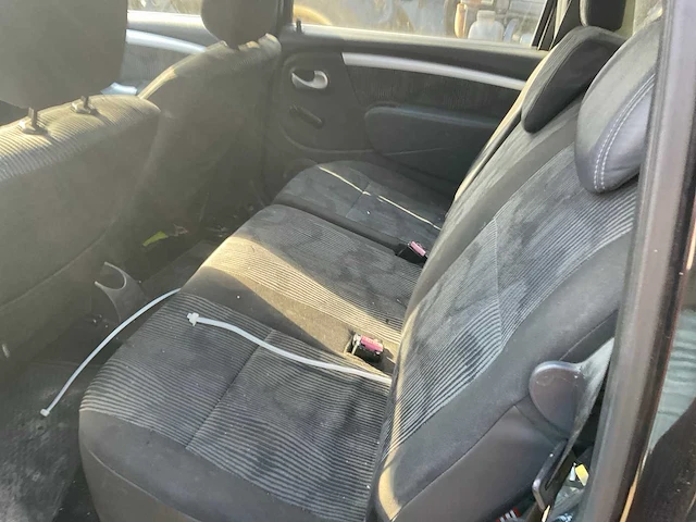 Dacia logan personenauto - afbeelding 2 van  17