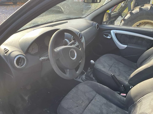 Dacia logan personenauto - afbeelding 5 van  17