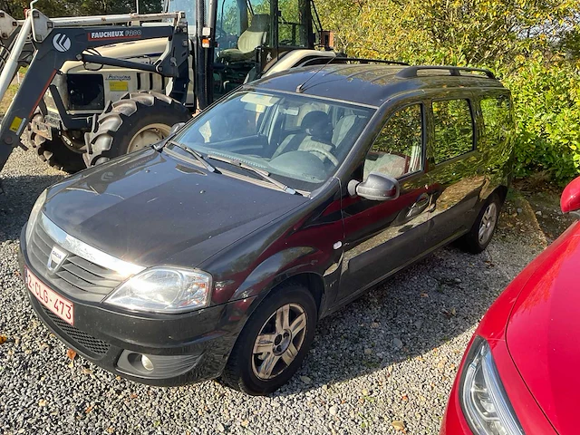 Dacia logan personenauto - afbeelding 11 van  17