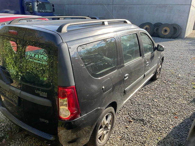 Dacia logan personenauto - afbeelding 15 van  17
