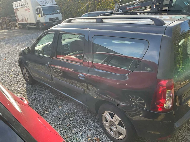 Dacia logan personenauto - afbeelding 16 van  17