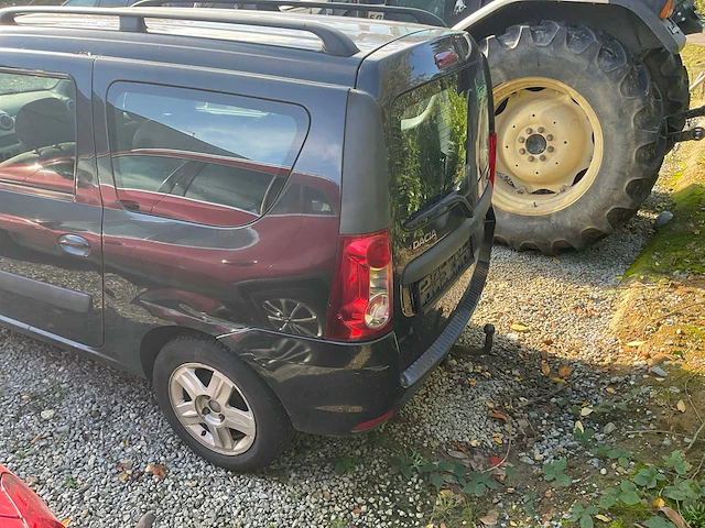 Dacia logan personenauto - afbeelding 17 van  17