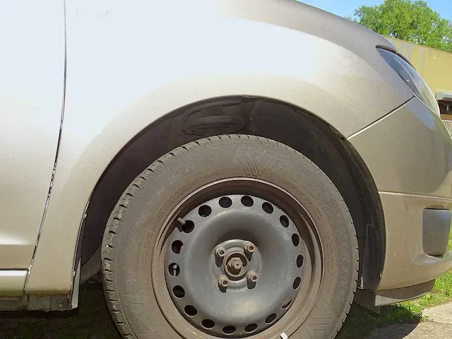 Dacia logan tce - afbeelding 10 van  50