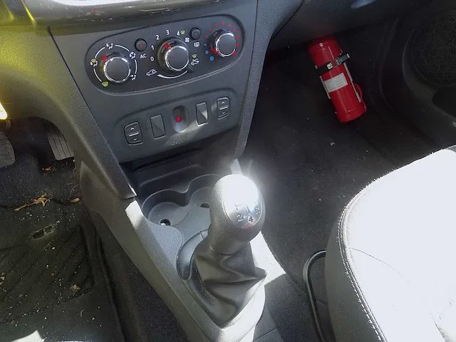 Dacia logan tce - afbeelding 31 van  50
