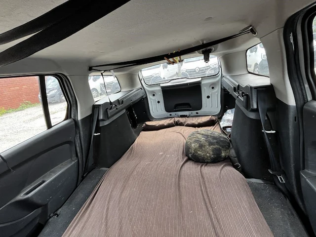 Dacia logan - afbeelding 4 van  12