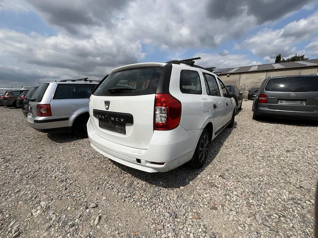 Dacia logan - afbeelding 8 van  12