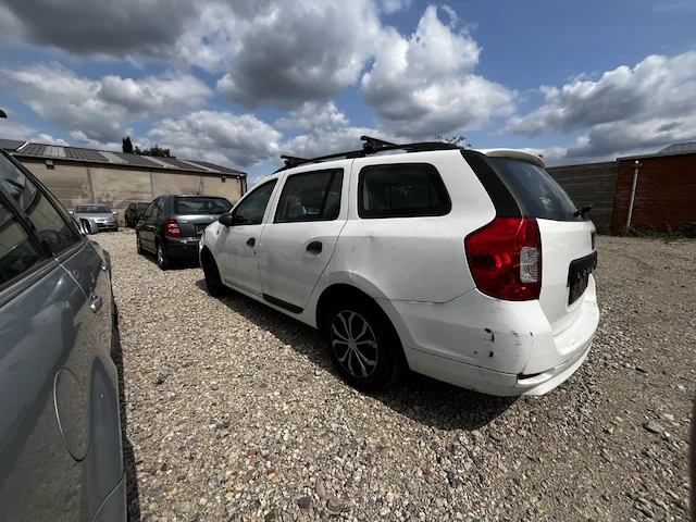 Dacia logan - afbeelding 10 van  12