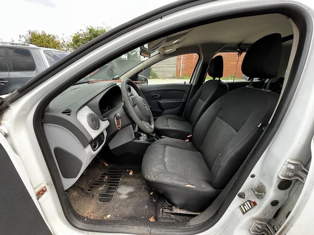 Dacia logan - afbeelding 11 van  12