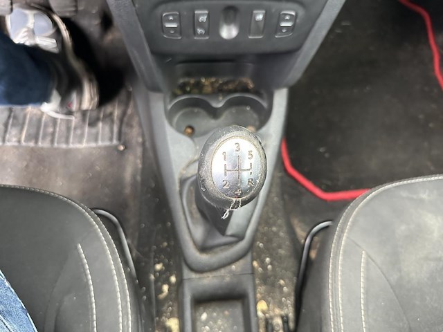 Dacia logan - afbeelding 2 van  16