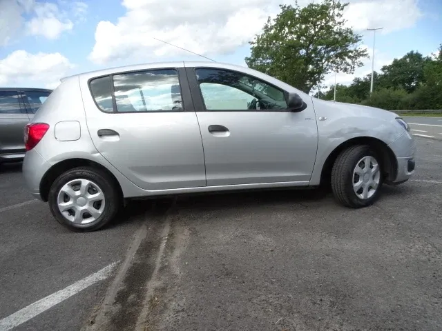 Dacia sandero - 2016 - uu15sda1556118914 - afbeelding 14 van  16