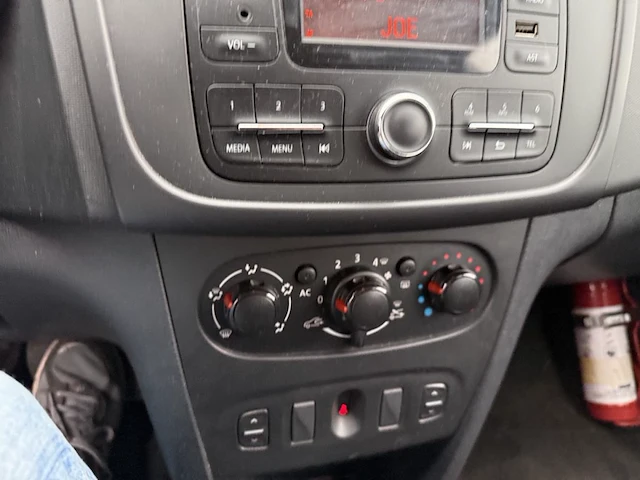 Dacia sandero 1.2i ambiance,2015 - afbeelding 4 van  27
