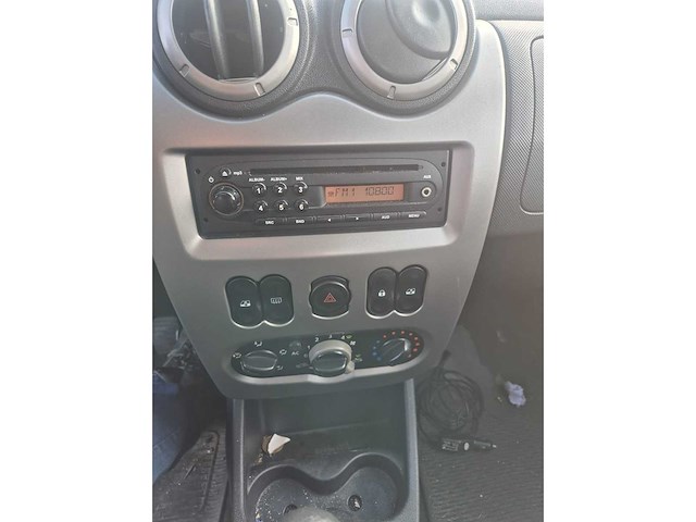 Dacia sandero personenauto 2012 - afbeelding 2 van  16