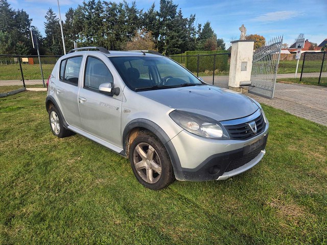 Dacia sandero personenauto 2012 - afbeelding 9 van  16