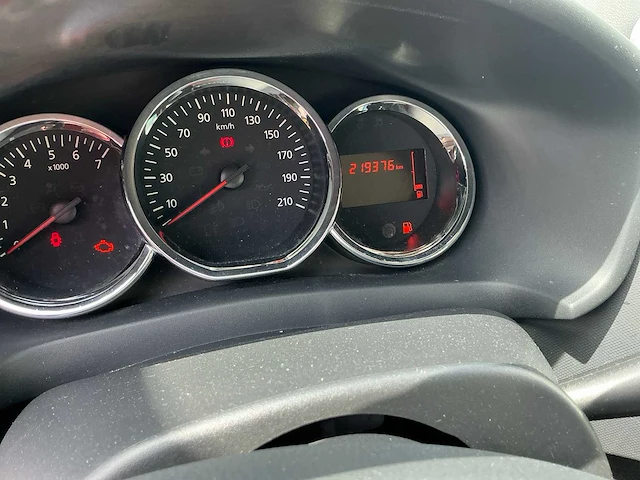 Dacia sandero personenauto - afbeelding 9 van  16