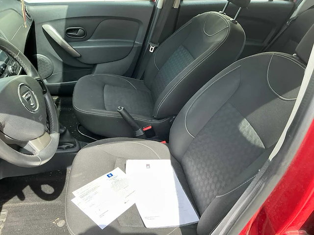 Dacia sandero personenauto - afbeelding 11 van  16
