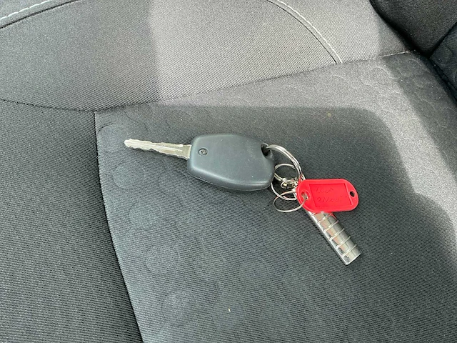 Dacia sandero personenauto - afbeelding 14 van  16