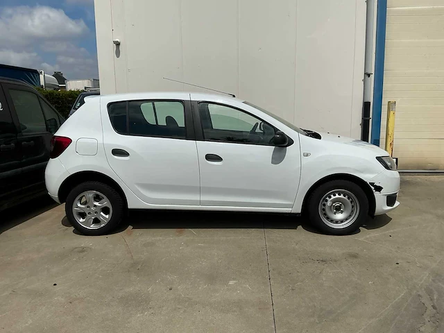 Dacia sandero personenauto - afbeelding 11 van  14