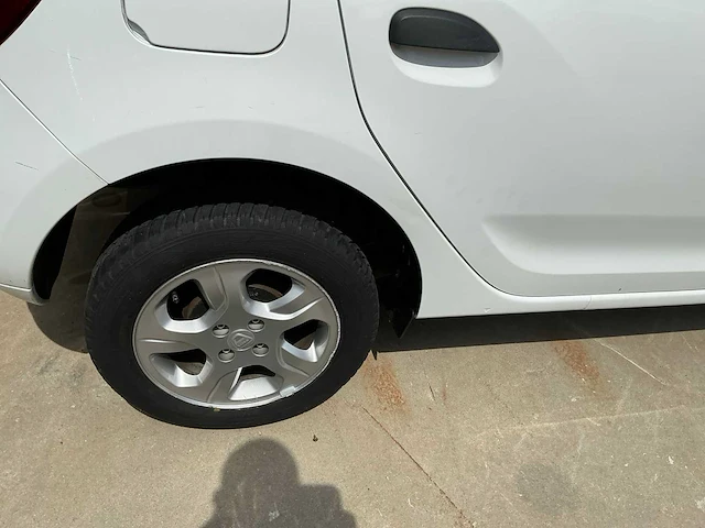 Dacia sandero personenauto - afbeelding 13 van  14