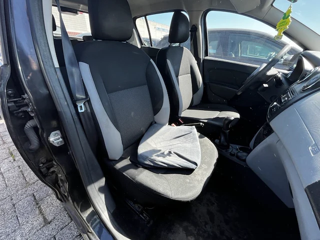 Dacia sandero sandero 1.2i ambiance 75, 2013 - afbeelding 15 van  27