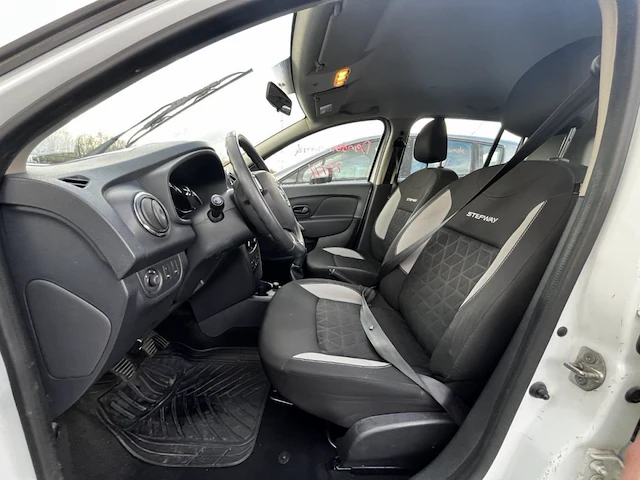 Dacia sandero stepway 0.9 tce stepway plus,2014 - afbeelding 9 van  29