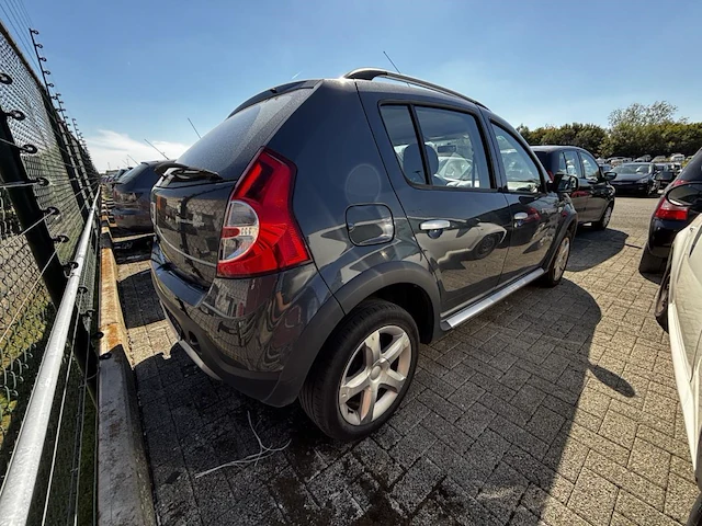 Dacia sandero stepway 1.6i stepway 85, 2012 - afbeelding 4 van  32