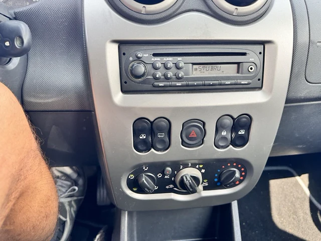 Dacia sandero - afbeelding 2 van  26