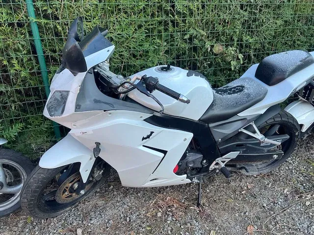 Daelim 125 cc, 2017 - afbeelding 2 van  10