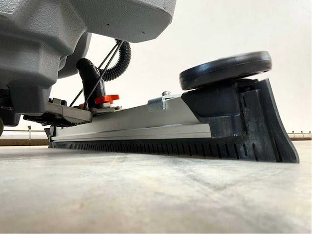 Daewoo - 2025 - dafl50a - vloerschrobmachine - afbeelding 6 van  41