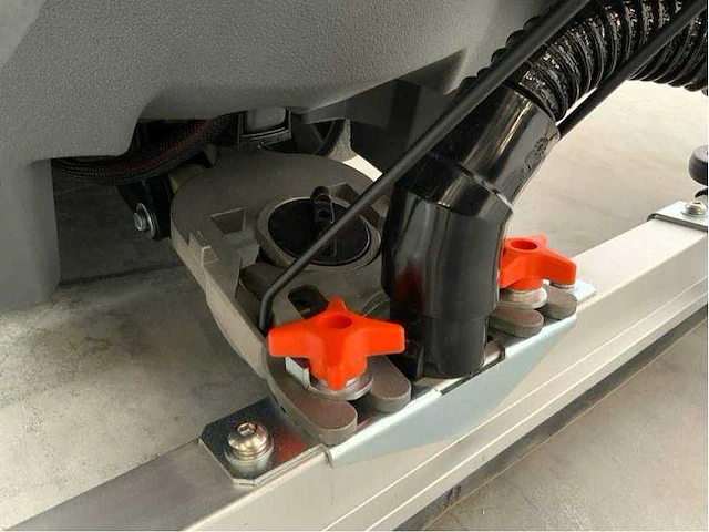 Daewoo - 2025 - dafl50a - vloerschrobmachine - afbeelding 10 van  41