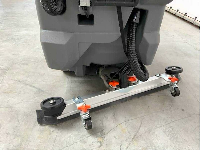 Daewoo - 2025 - dafl50a - vloerschrobmachine - afbeelding 4 van  41