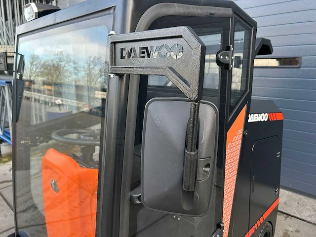 Daewoo - 2025 - das100 - parkeerplaats veegmachine - afbeelding 9 van  30