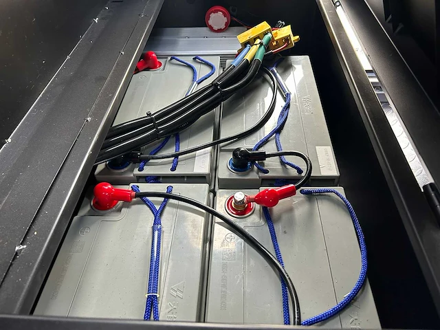 Daewoo - 2025 - das100 - parkeerplaats veegmachine - afbeelding 17 van  30