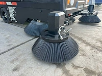 Daewoo - 2025 - das100 - parkeerplaats veegmachine - afbeelding 19 van  30