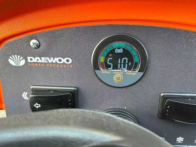 Daewoo - 2025 - das100 - parkeerplaats veegmachine - afbeelding 24 van  30