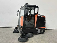 Daewoo - 2025 - das100 - parkeerplaats veegmachine - afbeelding 29 van  30
