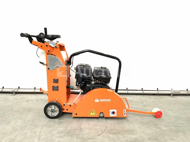 Daewoo - 2025 - datmf20-4 - benzine vloerzaagmachine - afbeelding 2 van  12