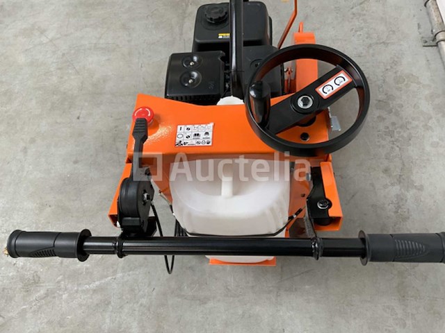 Daewoo - 2025 - datmf20-4 - benzine vloerzaagmachine - afbeelding 1 van  12