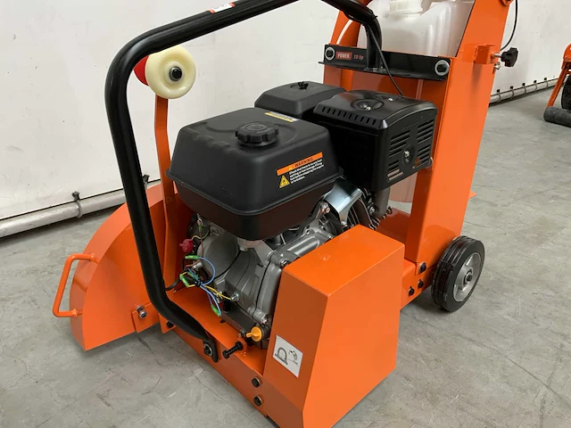 Daewoo - 2025 - datmf20-4 - benzine vloerzaagmachine - afbeelding 10 van  12
