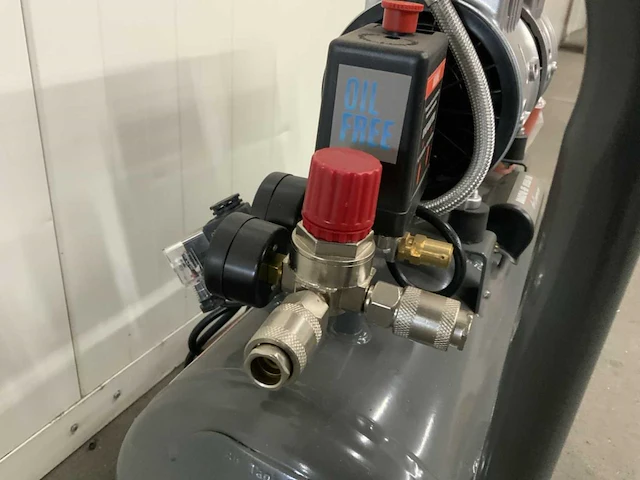 Daewoo - daax 24l - luchtcompressor - afbeelding 6 van  6