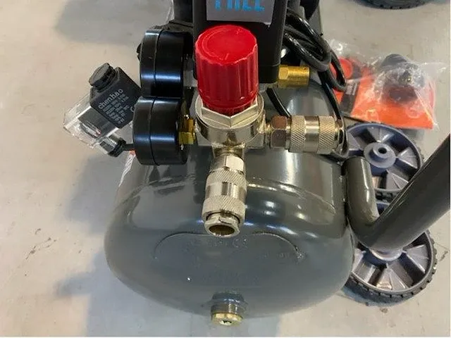 Daewoo - daax 24l - luchtcompressor - afbeelding 10 van  10