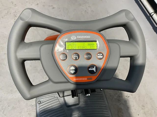 Daewoo - daf r70 - zelfrijdende veegmachine - afbeelding 3 van  20