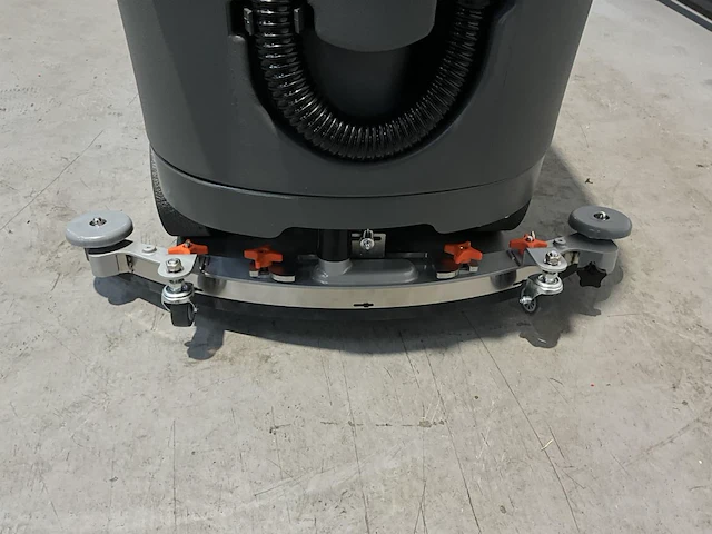 Daewoo - daf r70 - zelfrijdende veegmachine - afbeelding 4 van  20