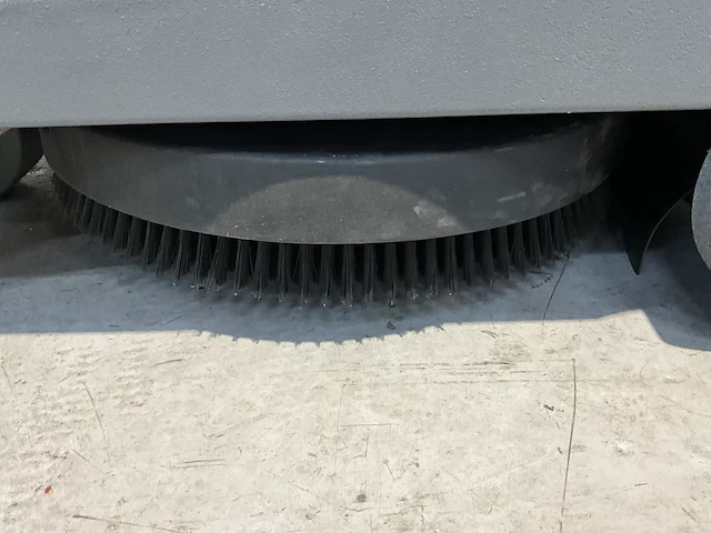 Daewoo - daf r70 - zelfrijdende veegmachine - afbeelding 8 van  20