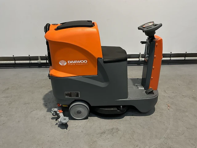 Daewoo - daf r70 - zelfrijdende veegmachine - afbeelding 16 van  20