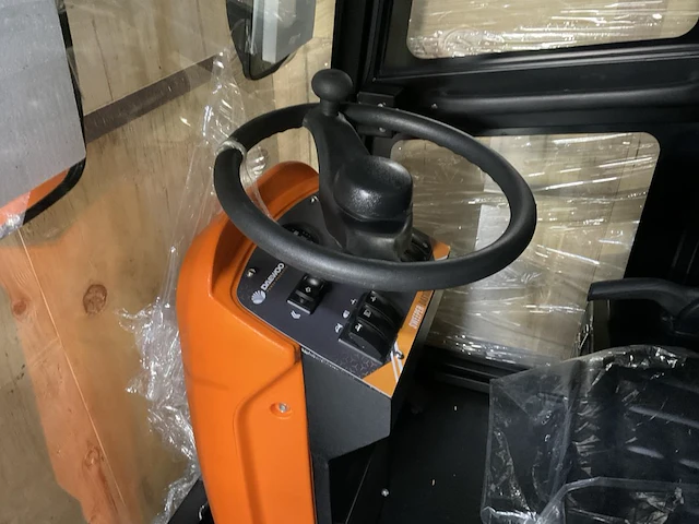 Daewoo - das 100 met cabine - zelfrijdende veegmachine - afbeelding 15 van  37